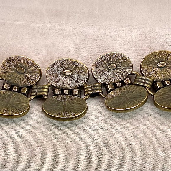 Vintage Gerard Yosca brass Tone Lucite Cabochons with crystals 6 panel Bracelet - Picture 7 of 8